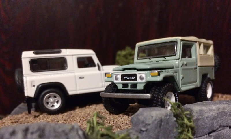 Illustration for article titled Ford GT Test Mule, and Land Cruiser!